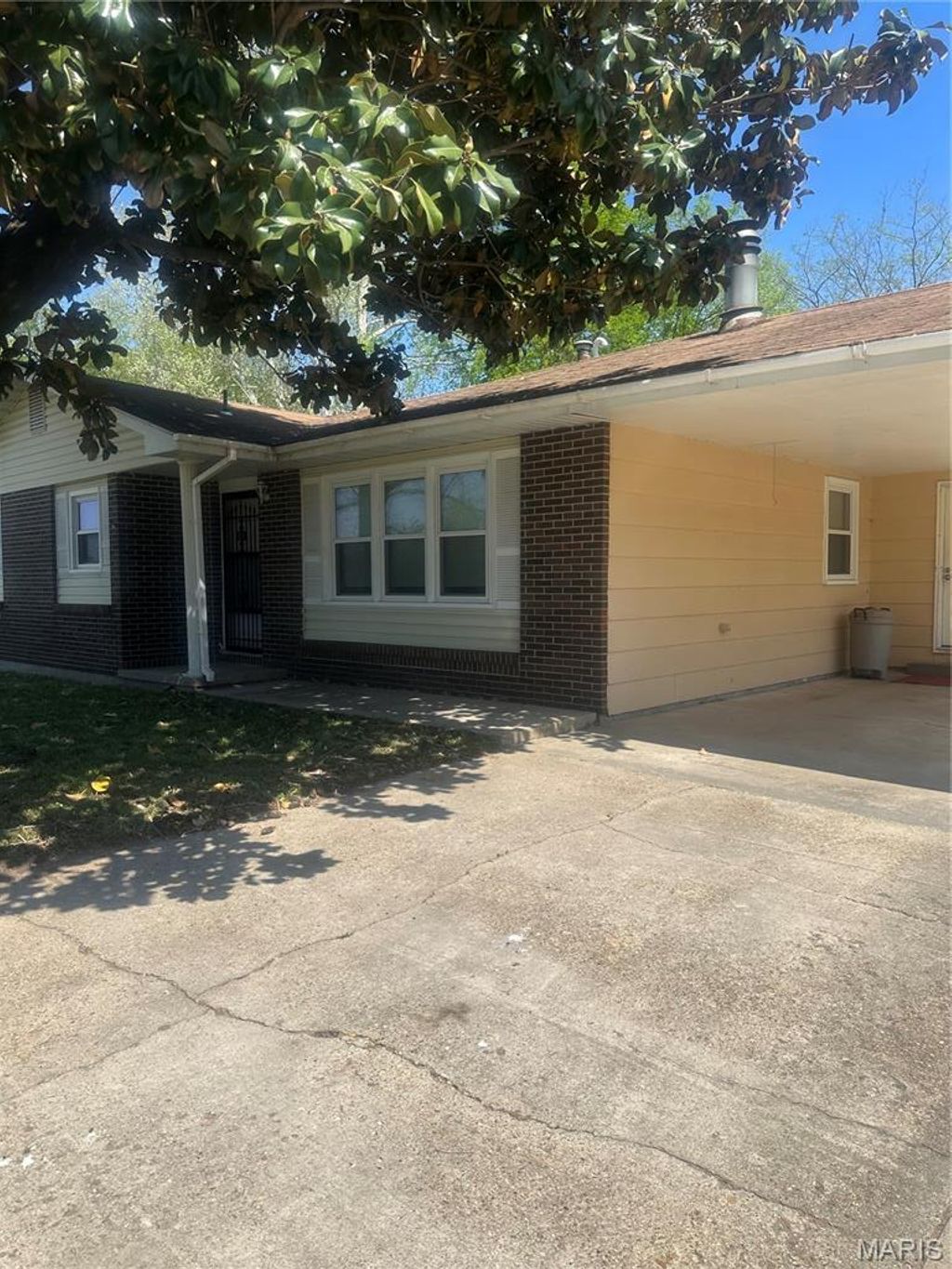 Photo of 116 Marion Avenue, Sikeston, MO 63801 (MLS # 26022576)