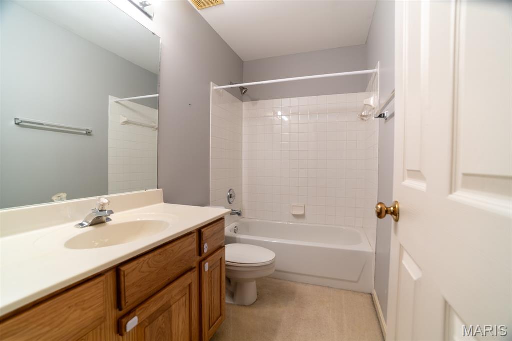 Ballwin, Missouri 63021, United States, 5 Bedrooms Bedrooms, ,4 BathroomsBathrooms,Residential,Active,227954