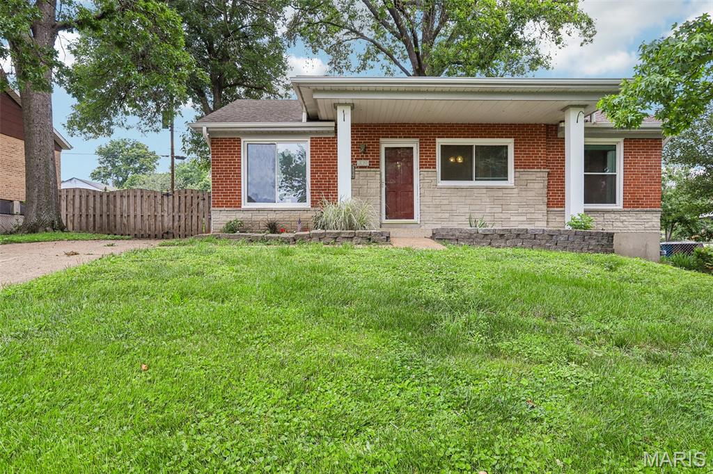 Photo of 8511 Talma Court, Affton, MO 63123 (MLS # 26038132)