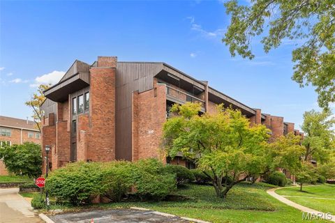 Tiny photo for 539 Coeur De Royale Drive #408, Creve Coeur, MO 63141 (MLS # 25072408)