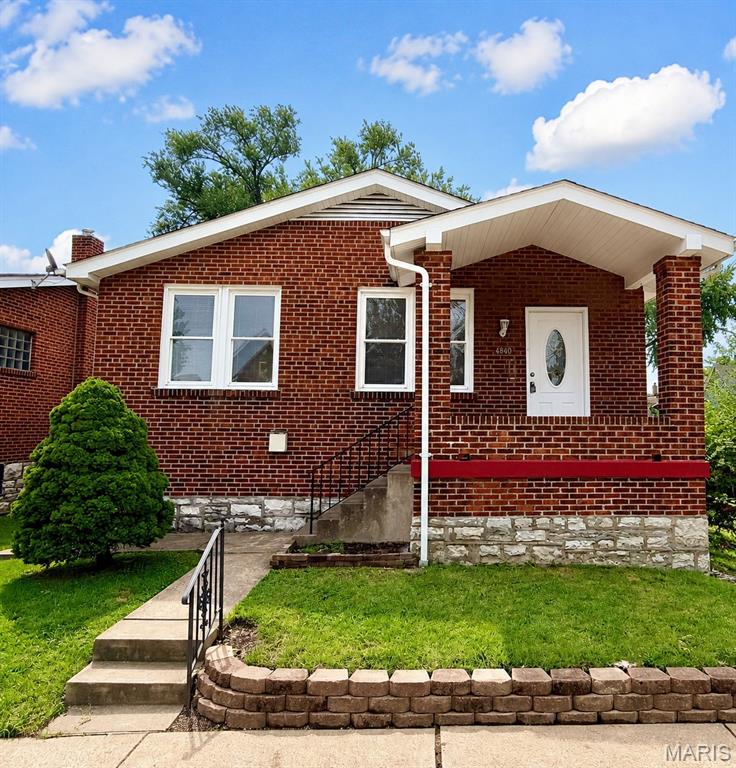 Photo of 4840 Gardenville Avenue, St Louis, MO 63116 (MLS # 26052300)