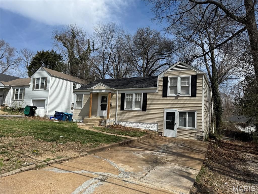 Photo of 2419 Mary Avenue, Jennings, MO 63136 (MLS # 26025950)