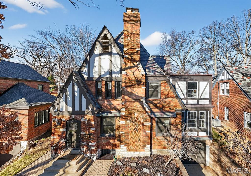 7457 Kingsbury Boulevard