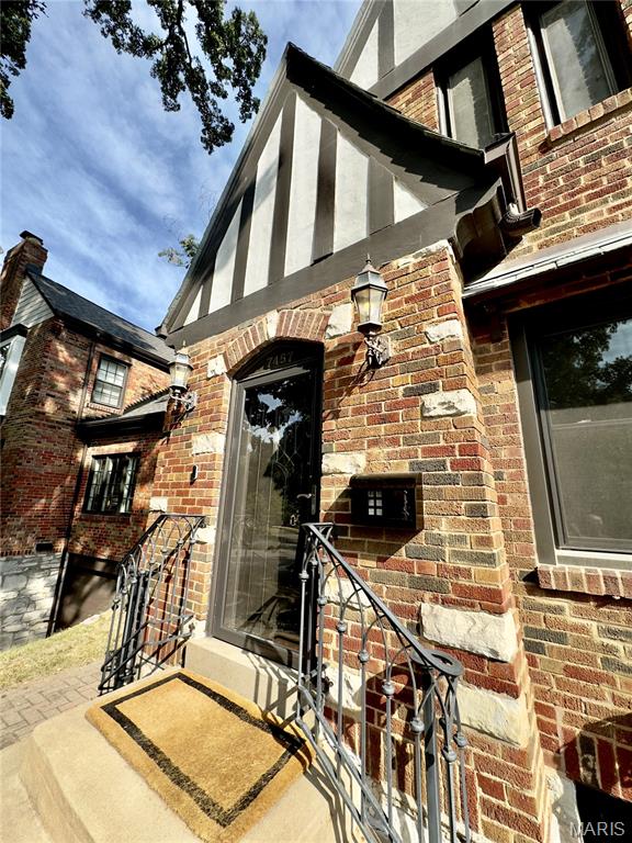 7457 Kingsbury Boulevard