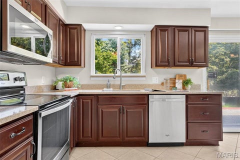 Tiny photo for 184 Gunston Hall Court, Chesterfield, MO 63017 (MLS # 26055713)