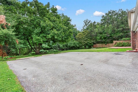 Tiny photo for 184 Gunston Hall Court, Chesterfield, MO 63017 (MLS # 26055713)