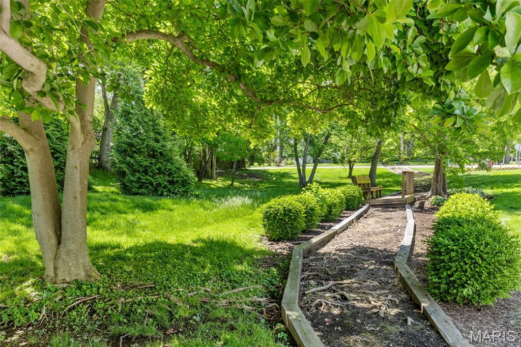 Brentwood Forest Condo Ph Seven - Residential