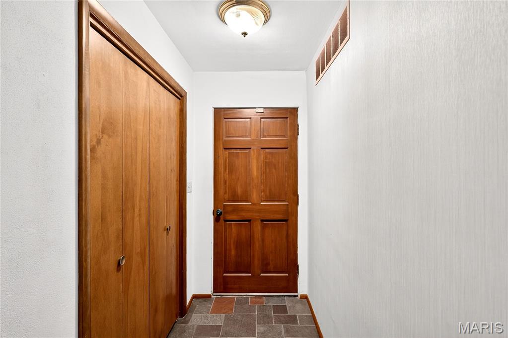 401 Willowbrook Lane