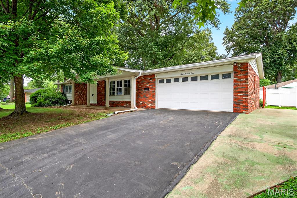 401 Willowbrook Lane