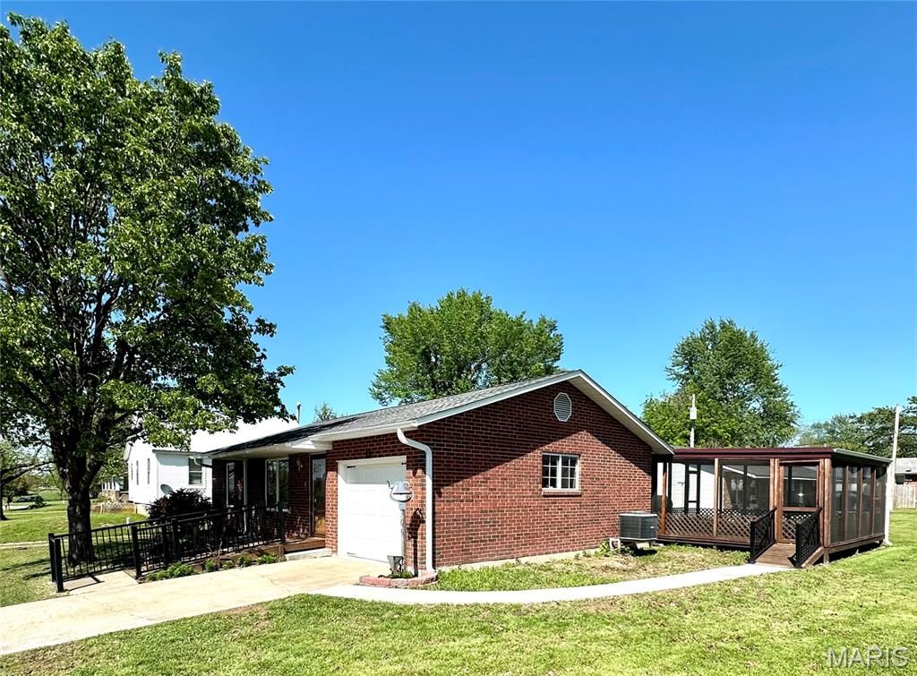 Photo of 109 Linn Street, Belle, MO 65013 (MLS # 26024413)