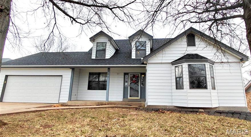 Beautiful Spacious single family home, with more improvements. This house located in a quiet hillside neighborhood in Fenton. and excellent highly rate Rockwood school dist.  House back to trees/woods.  Home offers 2 sty enter foyer, and 1,5 story layout, has 5 bedrooms, 3.5 bath, over size 2 car garage.  90% finished walk-out lower level. 3380+ sqft living space.  Recently updated new winnows and doors. offering improved insulation and energy saving. 
Home Features: main floor -  Formal Dining Room. large remodeled kitchen with marble counter top, sterling steels appliances, big breakfast area bay door walk-out to large deck. Vault ceiling large family room fireplace, wall of windows has open view of trees backyard, plus main floor laundry room .including utility sink. 1st floor Master suite (13'.6" x 21'), his/her walk-in closets, full bathroom,. main floor remodeled 1/2 powder room, Upstairs has 3 more bedrooms, with remodeled full bathroom.
Step down to particle finished walkout lower level,  2 section big open recreation room / Great room , additional suite with full bathroom (13 x 10)  Large walk-in shower, perfect for guest/in law/office or use as exercises room. 
This house provide for family's who value quality education, useful living space and convenience to St Louis surround area. Near by to shopping, dining, Grocery  & Gravois Bluffs shopping center.. with easy and quick access to HWY 44, HWY 141 Hwy 30.
Rental amount $3200/month.
Rental Requirements:  
**  Credit score 680+, income at lease 3x rent.  Tenant screen background check $65 for each adult is apply.  Current Landlord, Job reference , copy of drive licenses are all requested with application. No smoking, pet are negotiable with additional non refundable deposit and monthly rent.  One month security deposit. Move-in ready, Available now, Qualified Applicant only.