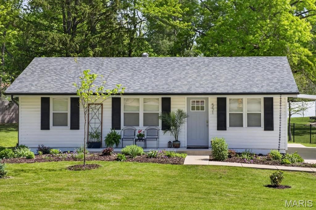 Photo of 551 Saint Josephs Dr. Drive, Ballwin, MO 63021 (MLS # 26024629)