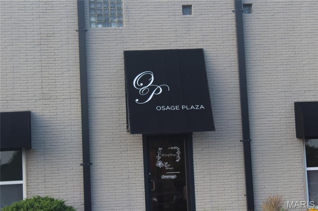 2300 W Osage Street 3