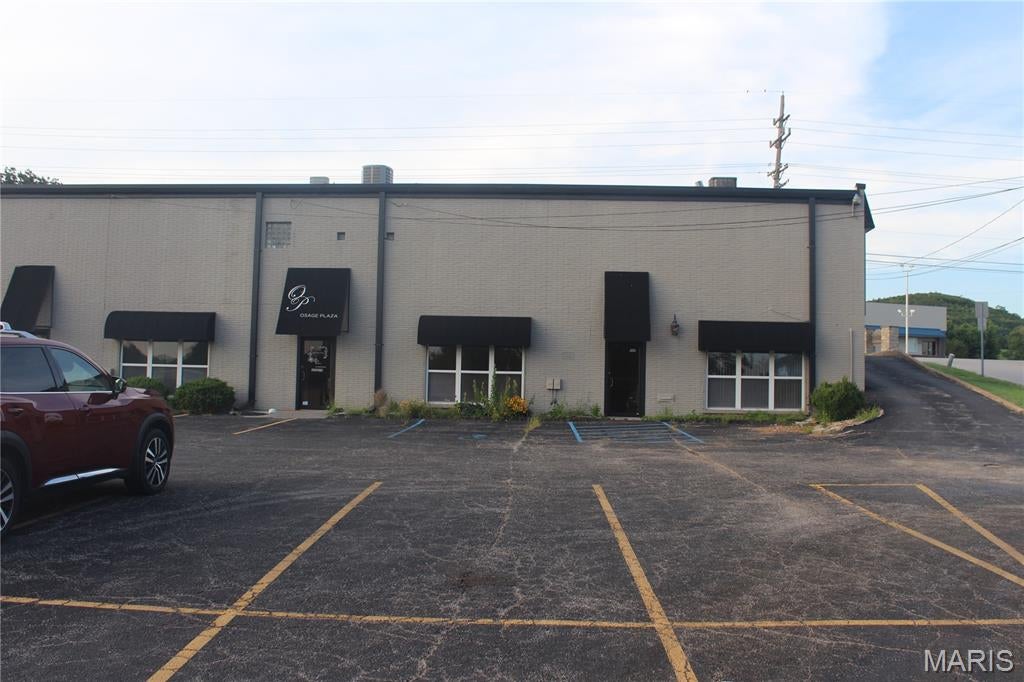 2300 W Osage Street 3