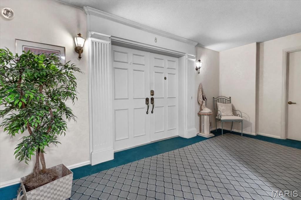 Photo of 15009 Claymoor Court #8, Chesterfield, MO 63017 (MLS # 26026638)