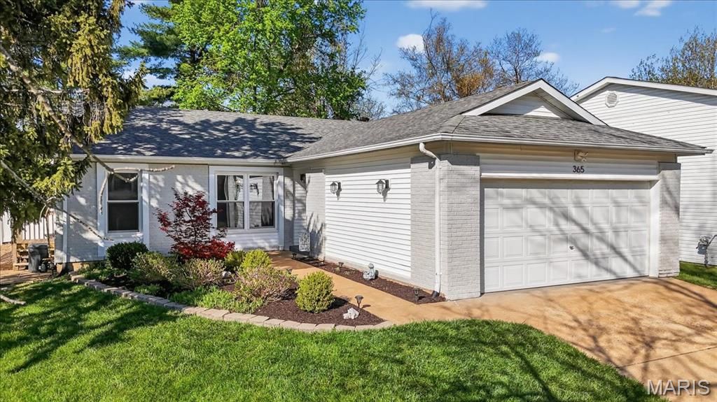 Photo of 365 Palermo Drive, Ballwin, MO 63021 (MLS # 26020514)