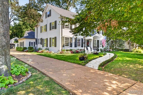 Photo of 420 Yorkshire Place, Webster Groves, MO 63119 (MLS # 26042909)