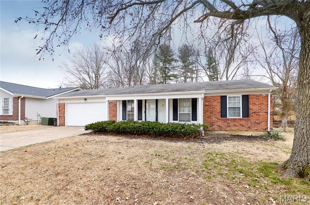 Photo of 6918 Candlewick Way, Florissant, MO 63033 (MLS # 26013844)