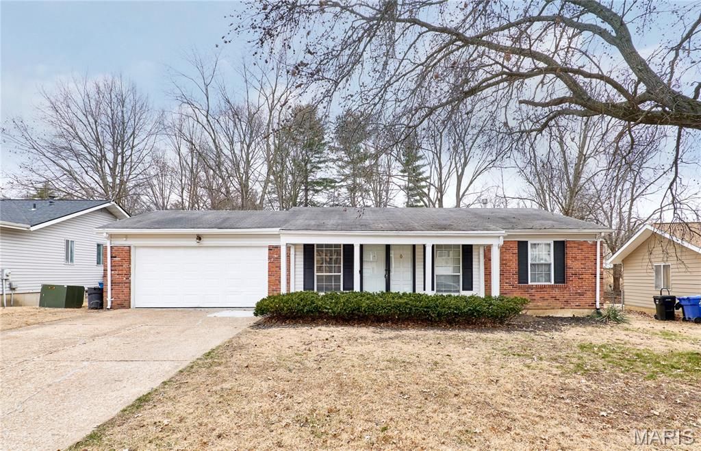 Photo of 6918 Candlewick Way, Florissant, MO 63033 (MLS # 26013844)