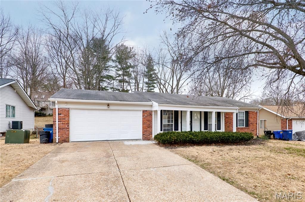 Photo of 6918 Candlewick Way, Florissant, MO 63033 (MLS # 26013844)