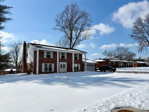 9836 Charwick Drive St Louis MO 63128