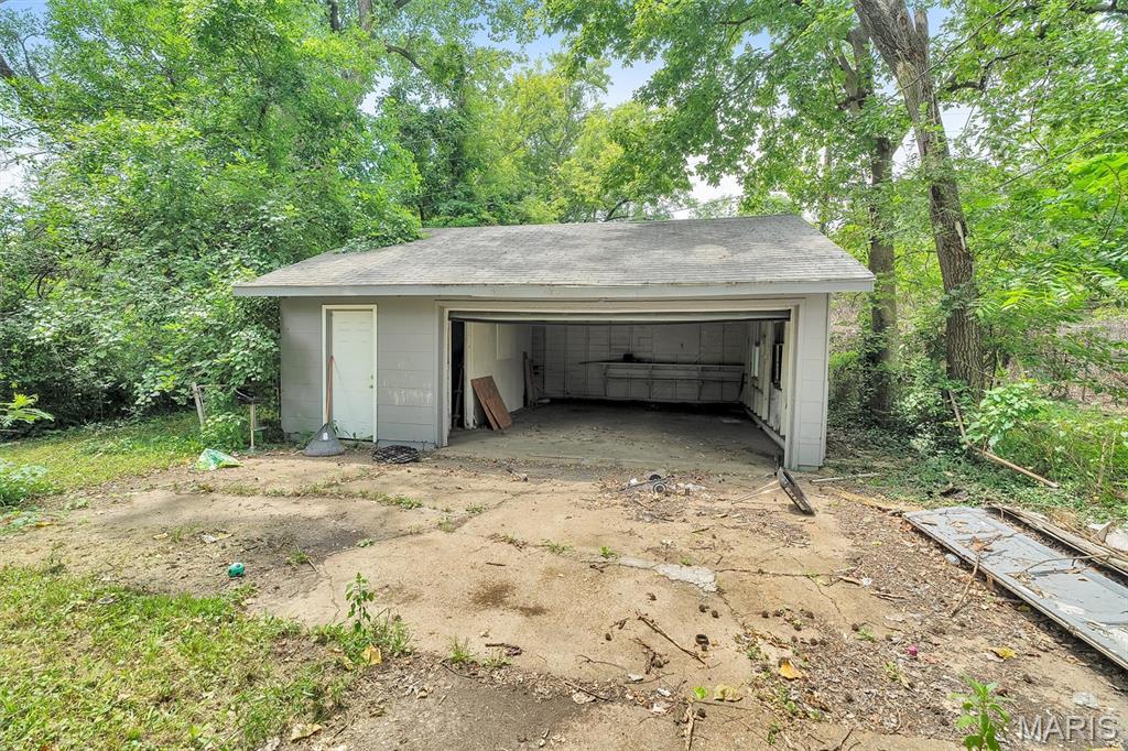 Castle Point Unit 2 - Residential Income