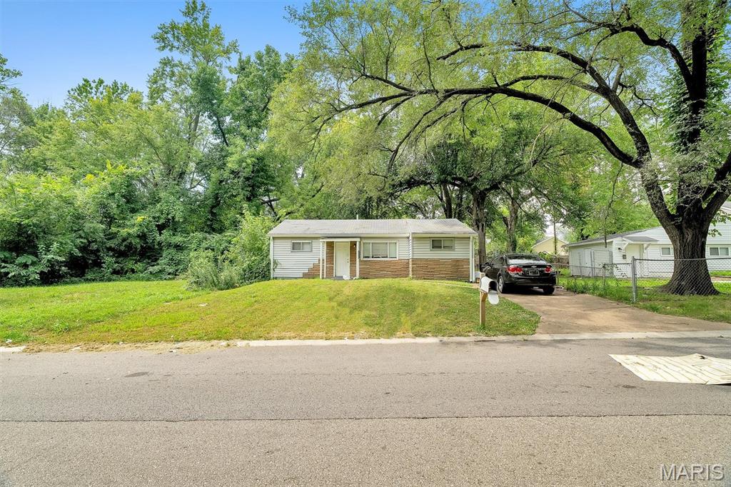 Castle Point Unit 2 - Residential Income