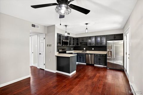 10140 Sakura Drive St Louis MO 63128