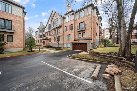 Tiny photo for 125 E Clinton Place #1C, Kirkwood, MO 63122 (MLS # 26012363)