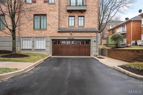 Tiny photo for 125 E Clinton Place #1C, Kirkwood, MO 63122 (MLS # 26012363)
