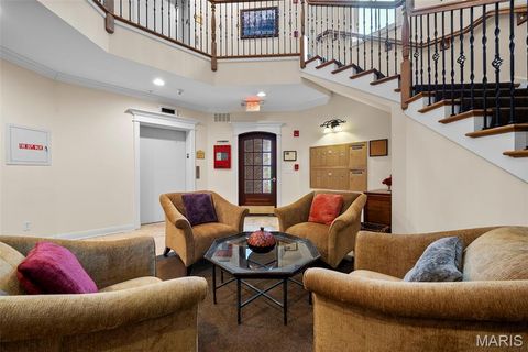 Tiny photo for 125 E Clinton Place #1C, Kirkwood, MO 63122 (MLS # 26012363)