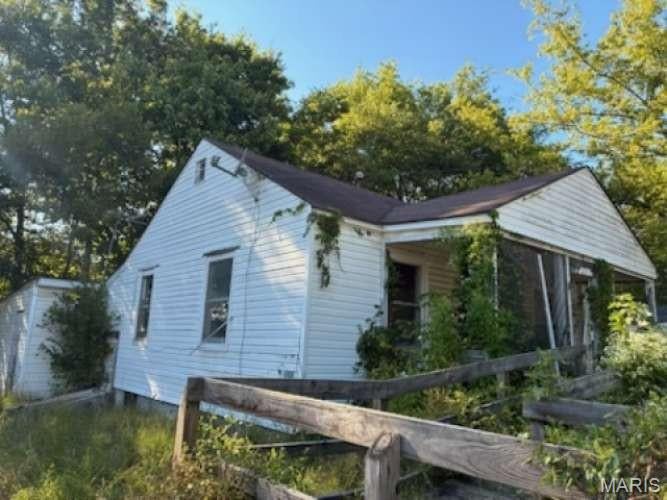 Photo of 1111 Cole Avenue, Poplar Bluff, MO 63901 (MLS # 26057305)
