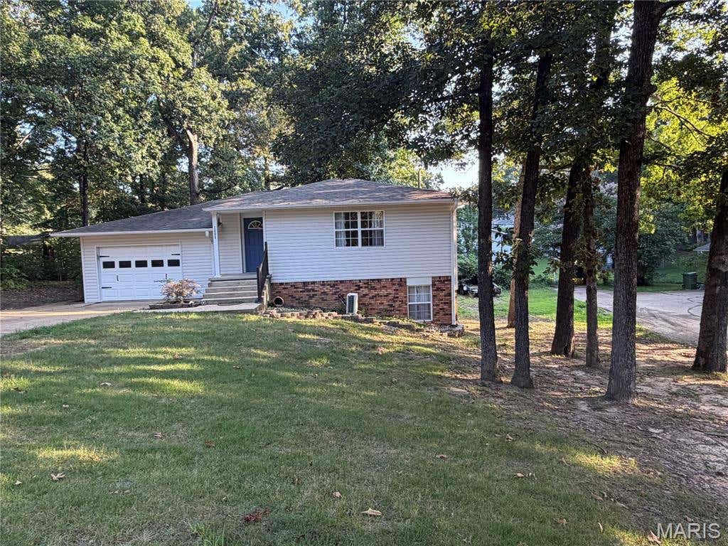 Photo of 1609 Sylvan Drive, Poplar Bluff, MO 63901 (MLS # 26052116)