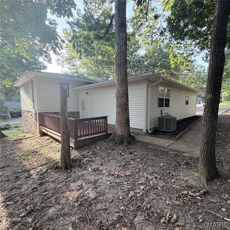 Photo of 1609 Sylvan Drive, Poplar Bluff, MO 63901 (MLS # 26052116)