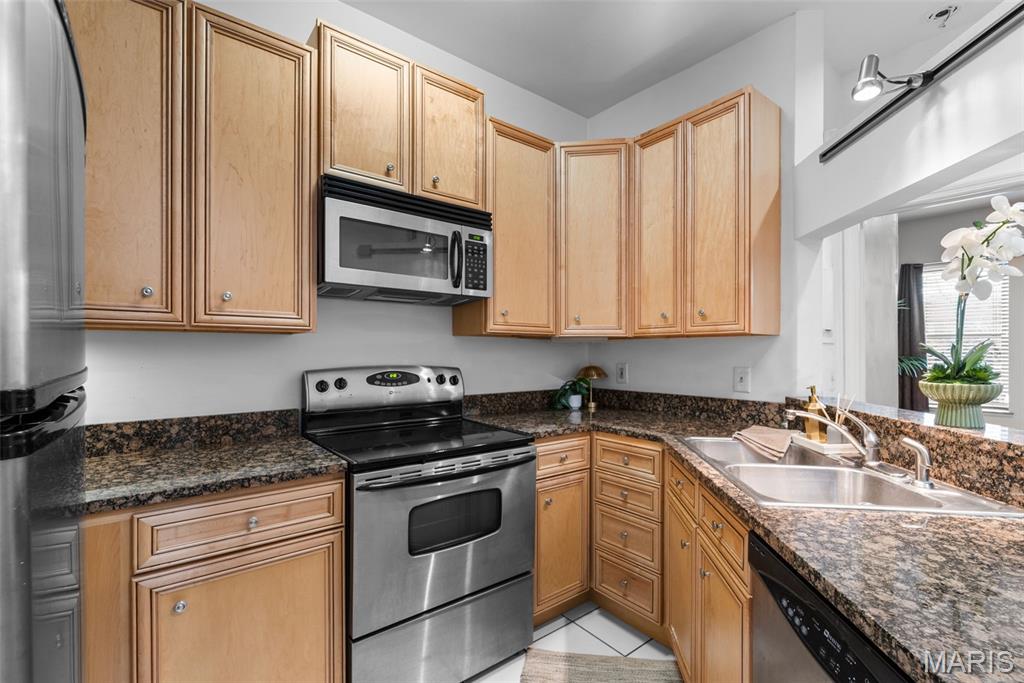 Dolman Condos - Residential