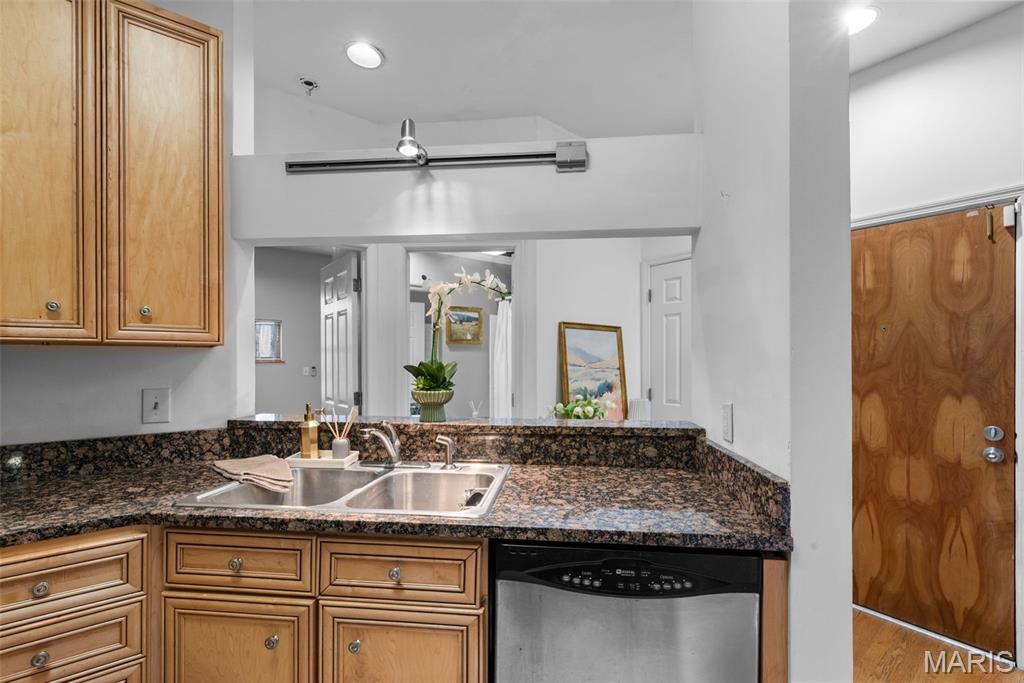 Dolman Condos - Residential