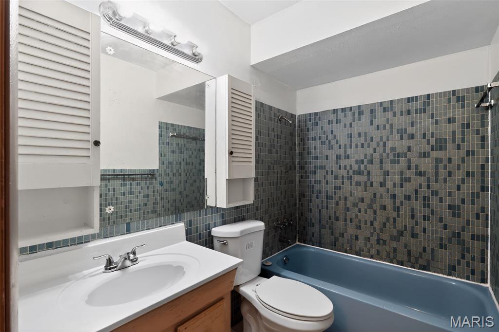 Hathaway Manor 22 - Residential