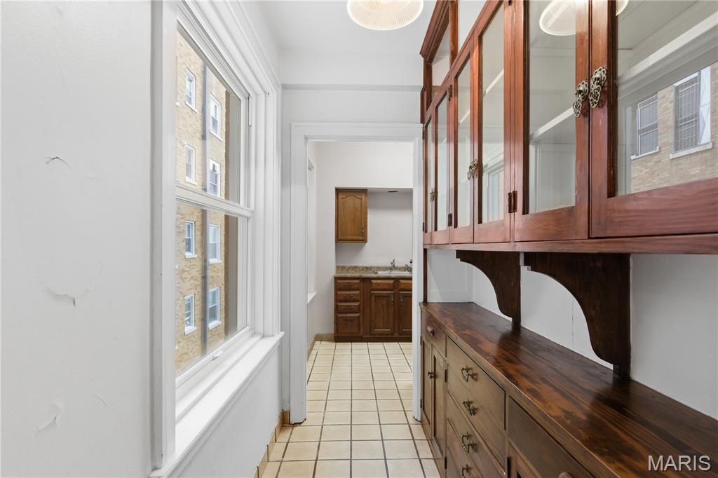 Versailles Condo - Residential