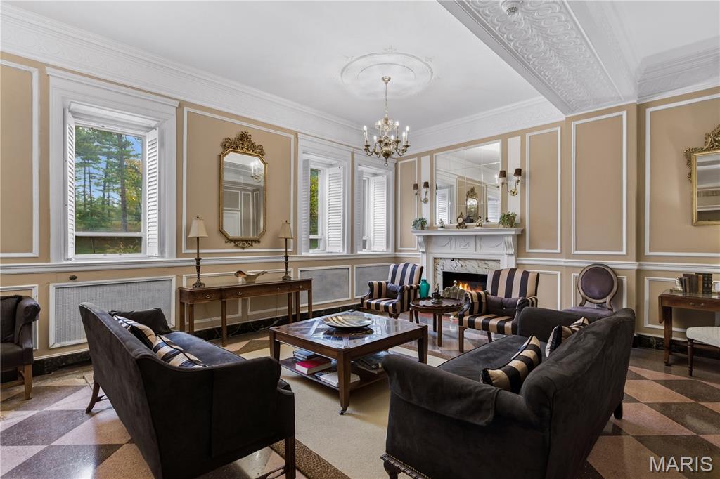 Versailles Condo - Residential