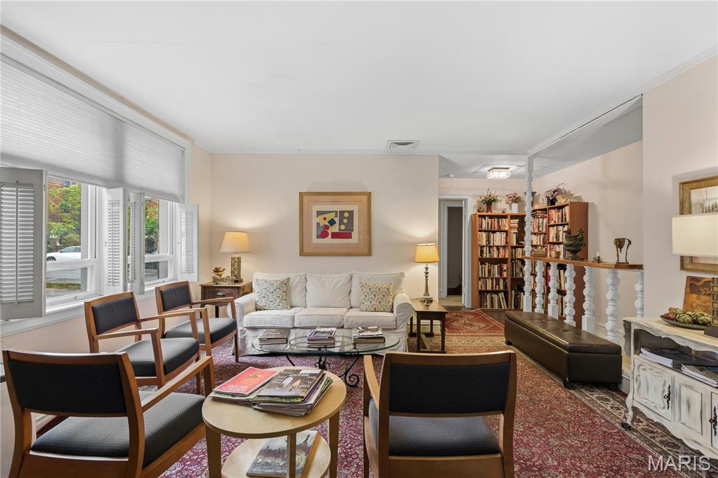 Versailles Condo - Residential