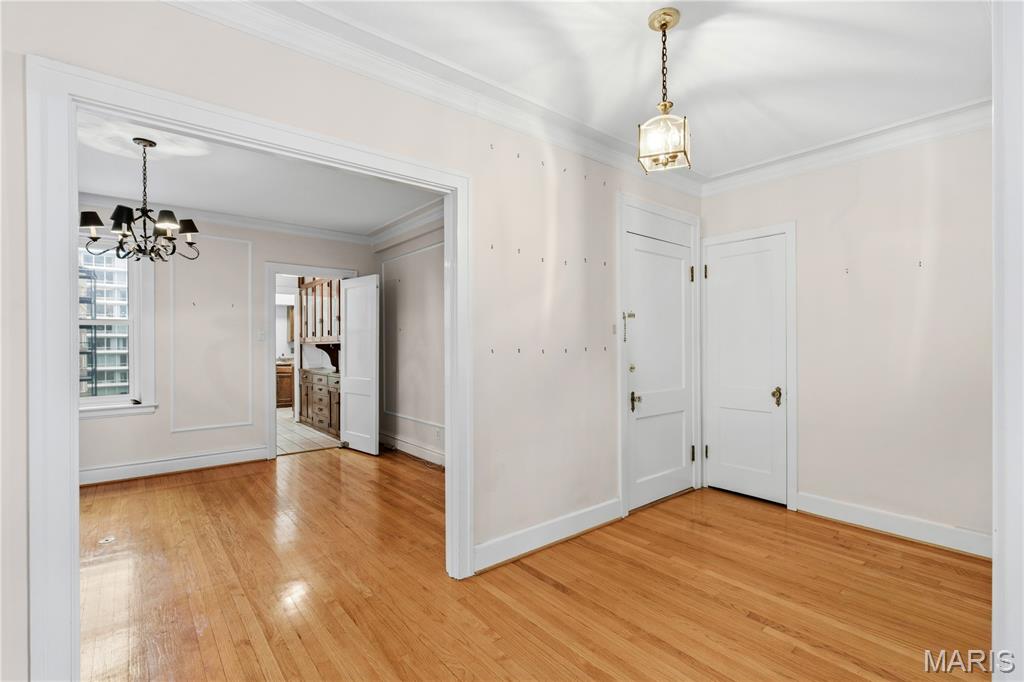 Versailles Condo - Residential