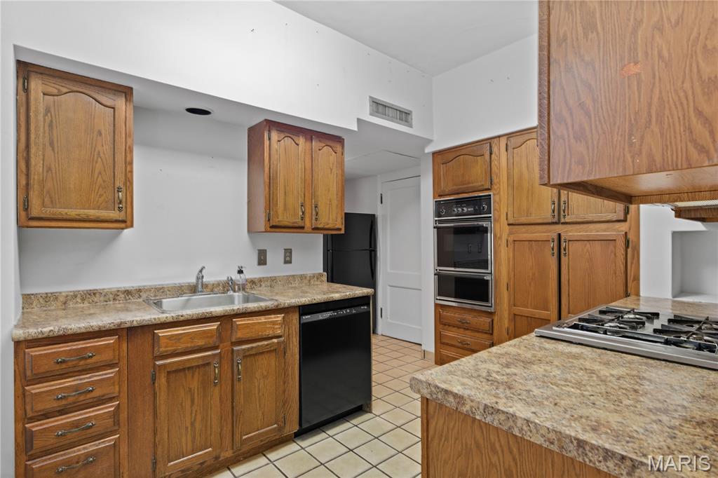 Versailles Condo - Residential