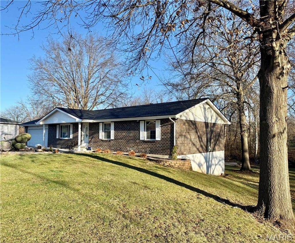 Photo of 78 Lake Apollo Drive, Hannibal, MO 63401 (MLS # 26013208)