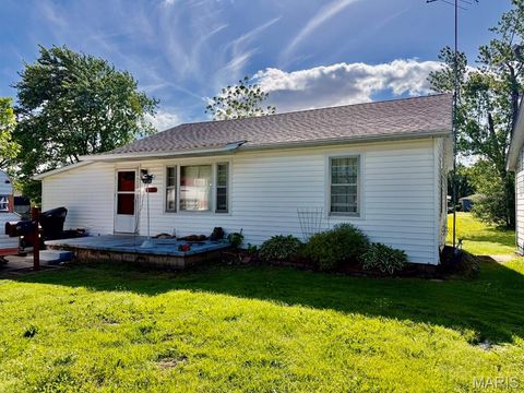 Photo of 909 N Walnut Street, Dexter, MO 63841 (MLS # 26026603)