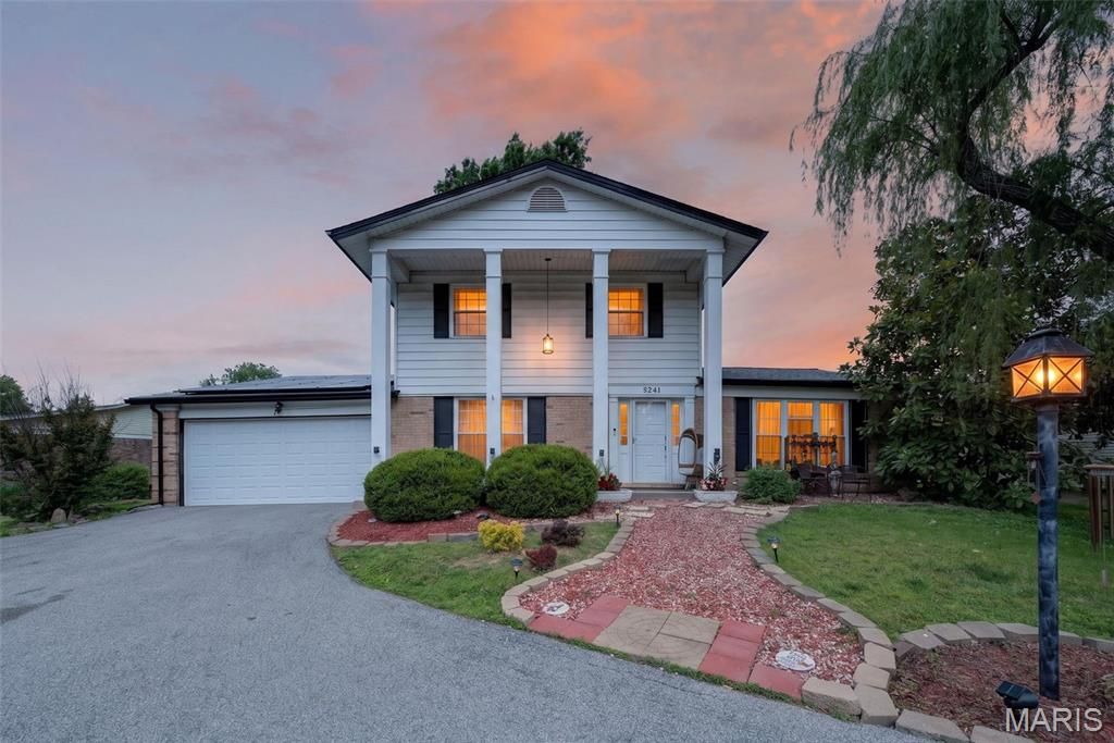 Photo of 5241 Brass Lantern Place, Mehlville, MO 63128 (MLS # 26028484)