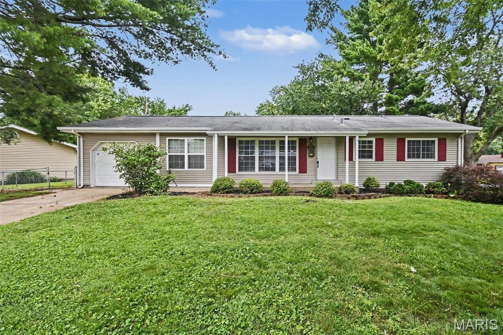 Photo 1 of 15 — 6706 Vineland Drive, Hazelwood, MO 63042