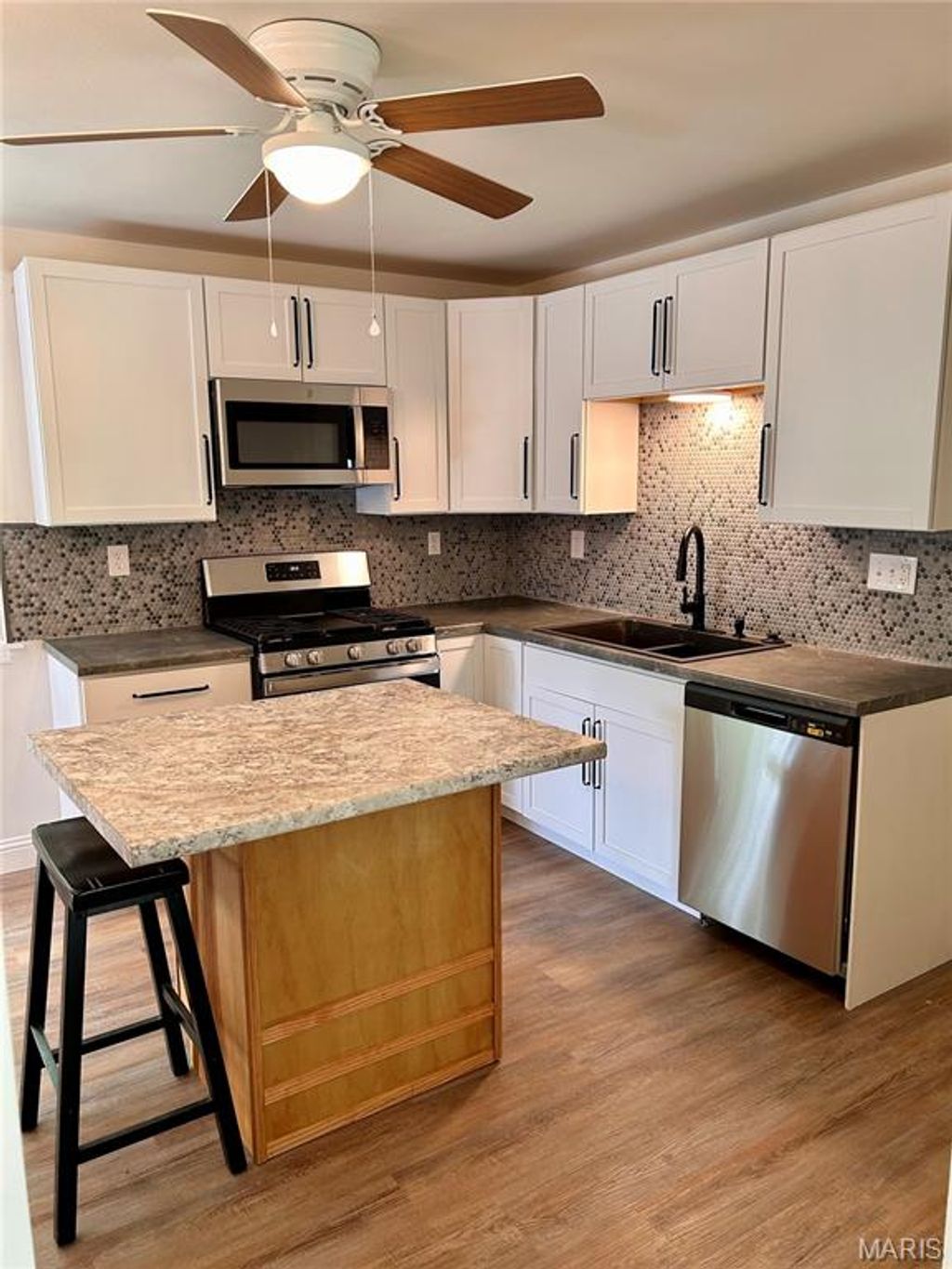 Photo of 7374 Tannoia Drive, Hazelwood, MO 63042 (MLS # 26032188)