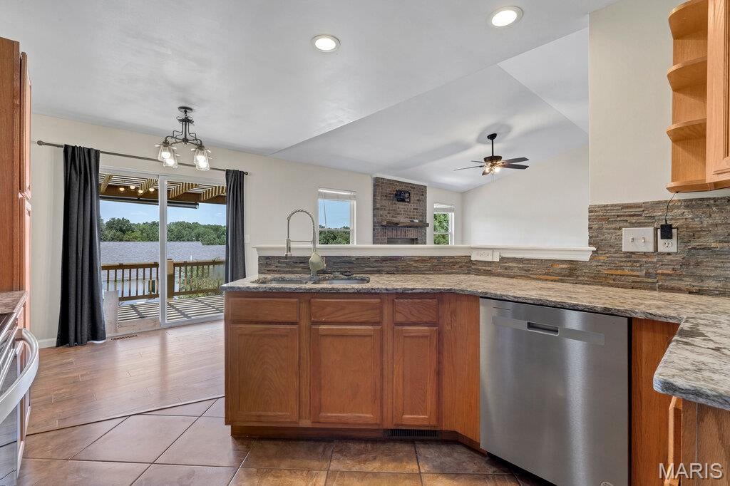 907 Sherwood Drive