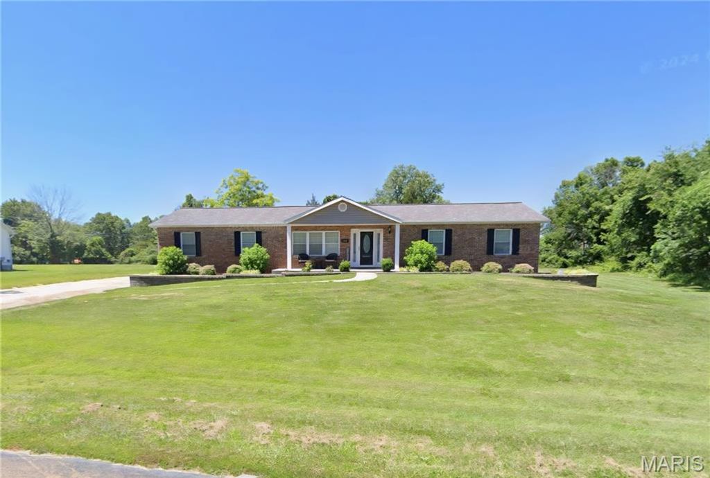 Photo of 1402 Radcliff Drive, Festus, MO 63028 (MLS # 26014207)
