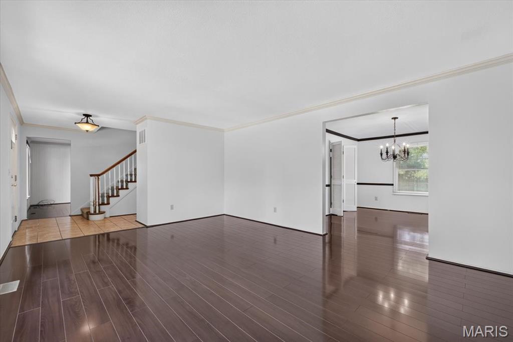 689 Henry Avenue